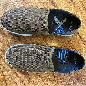 Boys OluKai slide on shoes